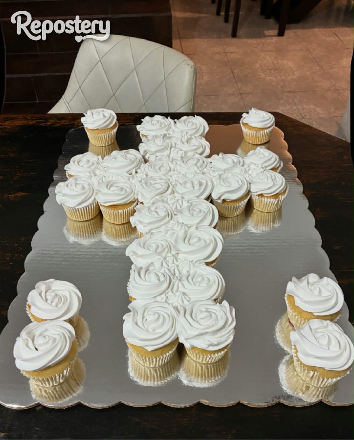 Pasteles para bautizo · García · Sofía Cupcakes